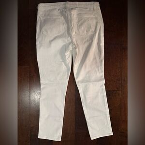 Crew slim broken in boyfriend White Casual jeans 29x29